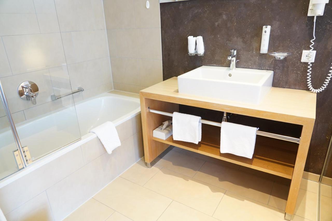 Quality Hosts Arlberg - Hotel Goldenes Kreuz B&B Σανκτ Αντόν αμ Άλμπεργκ Εξωτερικό φωτογραφία