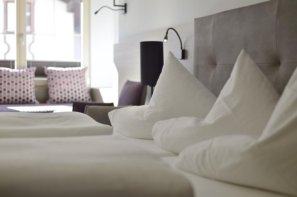 Quality Hosts Arlberg - Hotel Goldenes Kreuz B&B Σανκτ Αντόν αμ Άλμπεργκ Εξωτερικό φωτογραφία