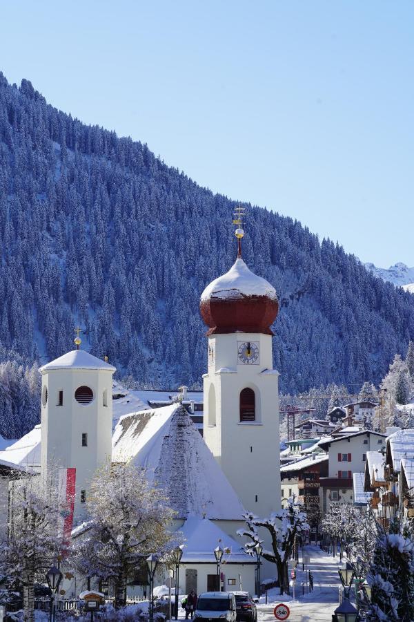 Quality Hosts Arlberg - Hotel Goldenes Kreuz B&B Σανκτ Αντόν αμ Άλμπεργκ Εξωτερικό φωτογραφία